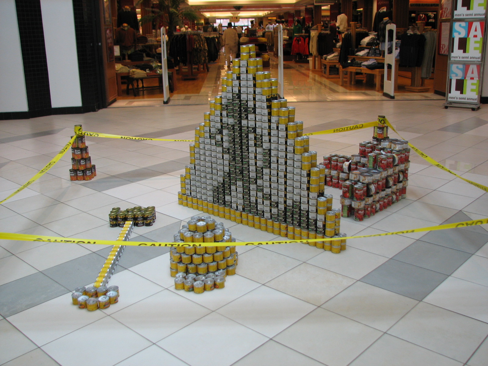 MH Canstruction 010